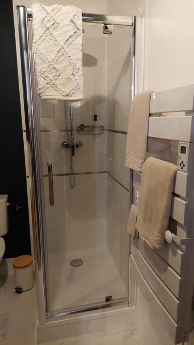 Appartement Cozy En Face De La Gare - Saint-Brieuc Extérieur photo